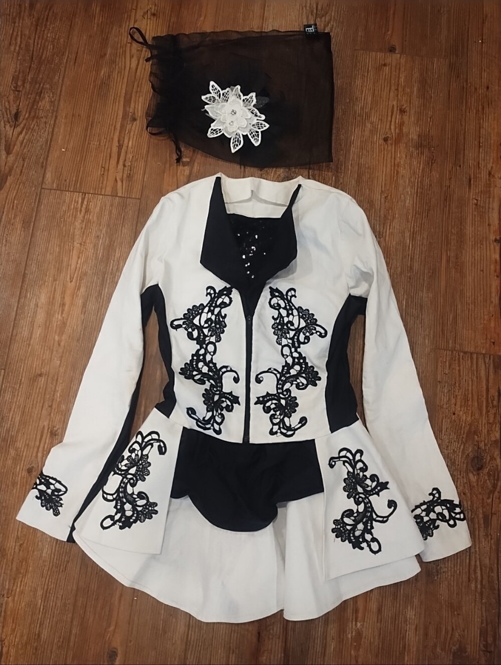 Tenth House Costume Style TH18101 Medium Adult, White And Black
